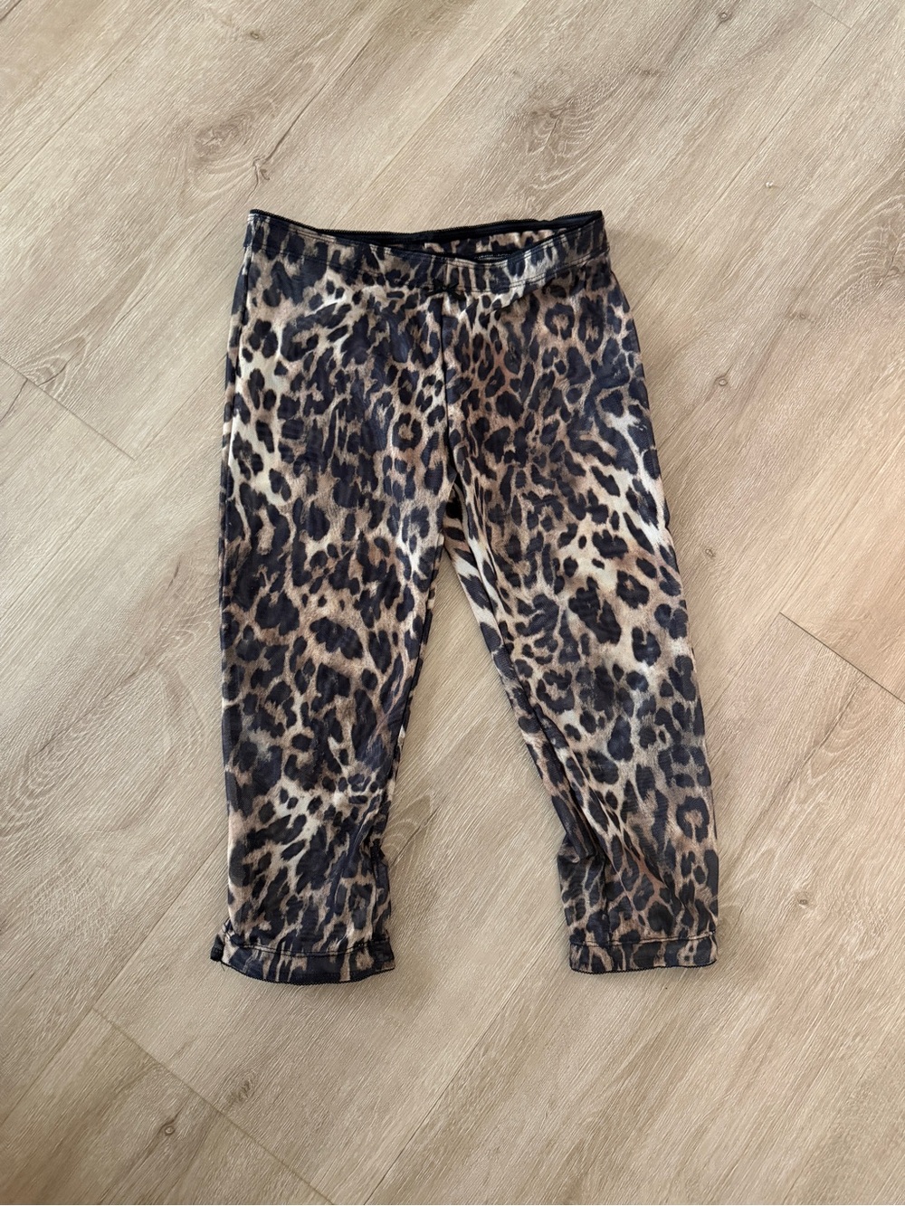 WMNS sheer leopard capris xs